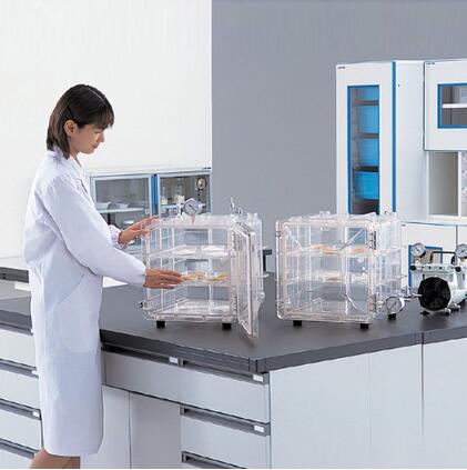 Vacuum moisture-proof box
    