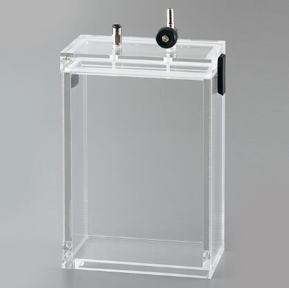 Small vacuum moisture-proof box
    
