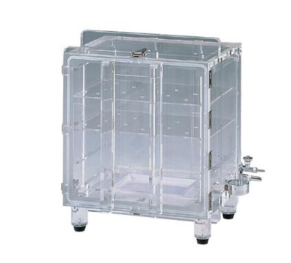 Vacuum moisture-proof box with plug
    